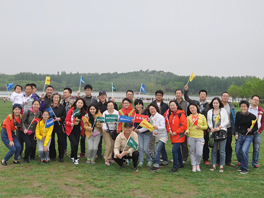 愛(ài)心呵護(hù)綠色，健康享受生活 ——記二、三、四黨支部“綠色環(huán)保健康行”活動(dòng)